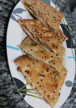 A picture of Kheema naan.