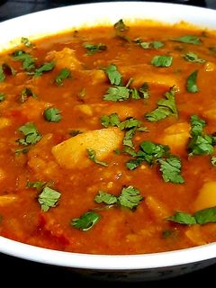 आलू-टमाटर करी (Aloo tamatar curry recipe in hindi) रेसिपी मुख्य फोटो