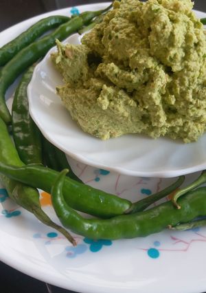 A picture of Green chilli peanut chutney.