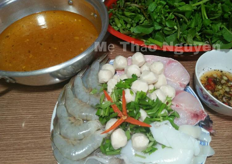 Simple Way to Make Favorite Lẩu Chua Hải Sản