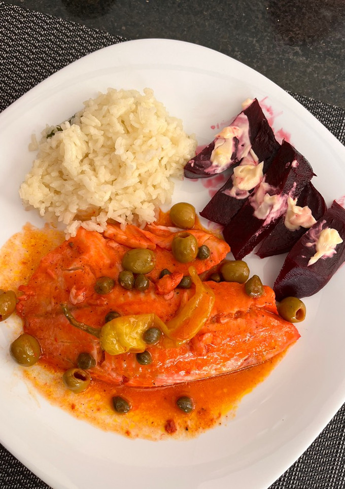 Una foto de Tilapia colorada