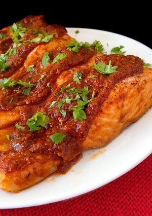 Una foto de Salmón en salsa Chraimeh {receta judío sefardita}