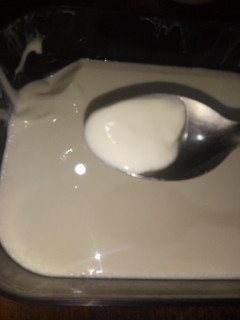 Una foto de Yogurt casero con leche en polvo (sin yogurtera)