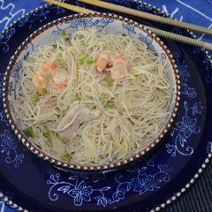 A picture of Pancit.