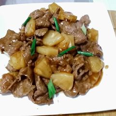 A picture of Stir fry beef&pineapple.