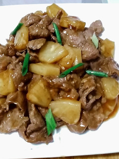 A picture of Stir fry beef&pineapple.