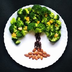 A picture of Broccoli Orange Salad.