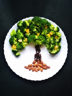 A picture of Broccoli Orange Salad.