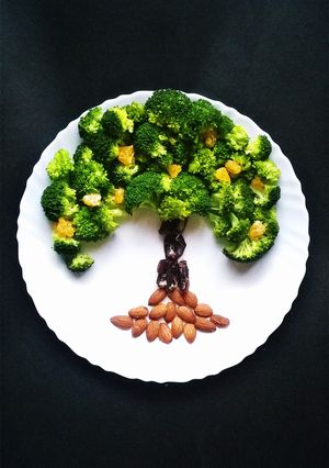 A picture of Broccoli Orange Salad.