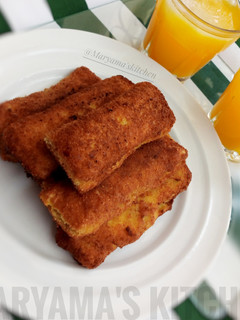 A picture of Stuffed bread roll.