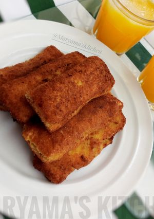 A picture of Stuffed bread roll.
