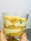 Postre en vasitos de crema de limón