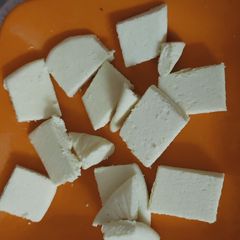 A picture of হোমমেড পনির.