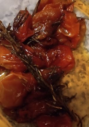 Una foto de Tomates cherry confitados