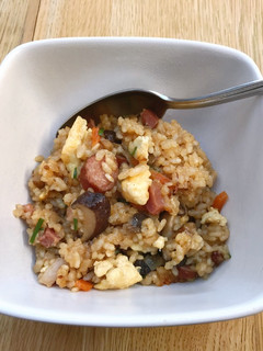 培根臘腸蔬菜炊飯 的食譜成品照片