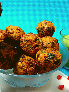 A picture of Healthy Palak Moong dal pakoda chaat.