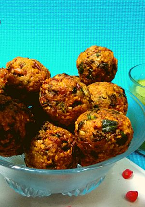 A picture of Healthy Palak Moong dal pakoda chaat.