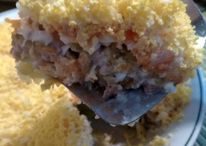 Салат с печенью трески