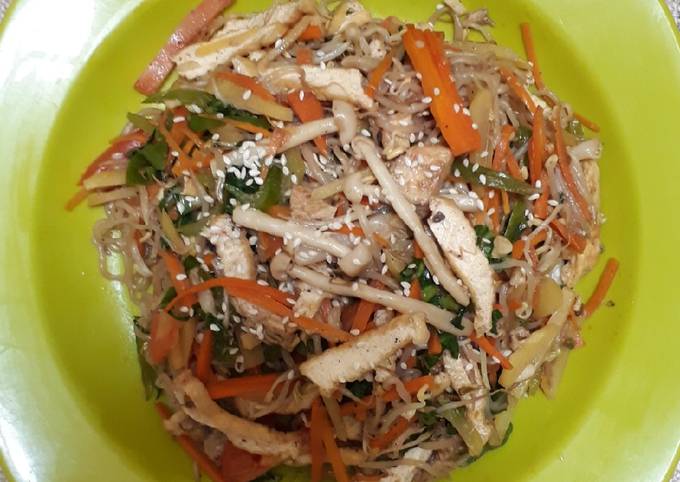 Mie Goreng (Shirataki Japchae)