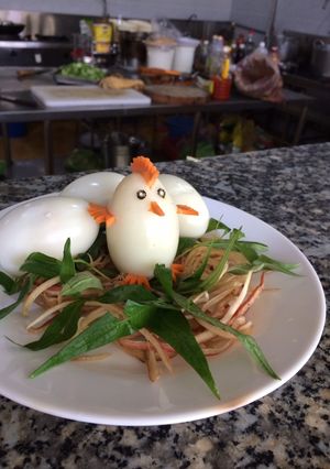 Hình của món Trứng gà luộc cho bé.