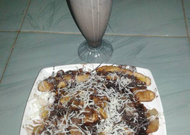 Easiest Way to Cook Appetizing Pisang coklat keju dan milk shake oreo
