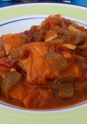 Una foto de Guiso de pescado y pimientos