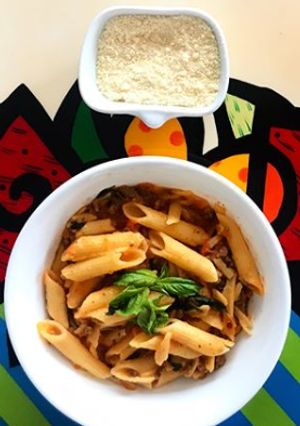 Una foto de Penne a la Bolognesa