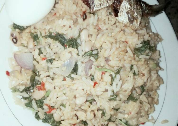 Simple Way to Prepare Speedy Jellof Rice and beans with spinach