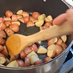A picture of Smoked sausage & potatoes.