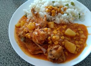 Una foto de Guiso de alitas con maicitos