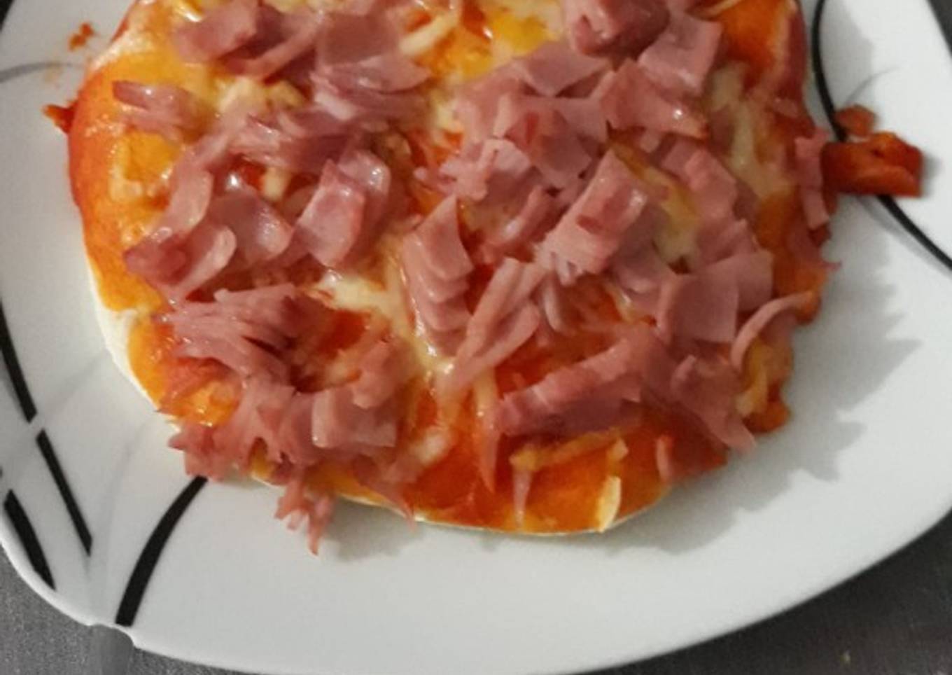 Mini pizza jamón y queso