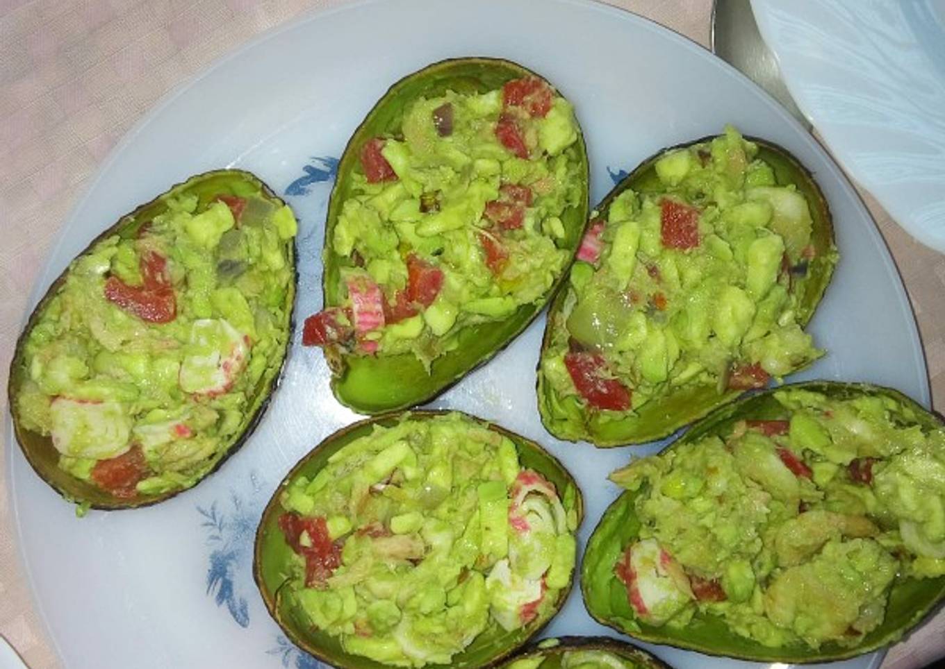 Aguacates rellenos 2