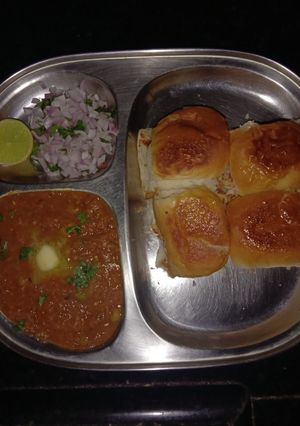 A picture of Pav -Bhaji.