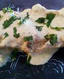 Pollo relleno de jamón y queso, bañado en crema de cilantro!! 🐤🧀🍗🌱