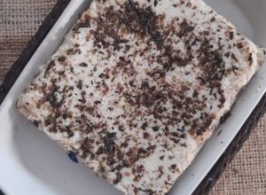 Una foto de Untable vegano de soja (queso saborizado o manteca vegana)