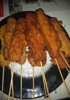 Una foto de Brocheta de salchichas o verturas rebozadas 🤩💜