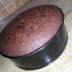 A picture of 3 pounds chocolate cake sponge.
