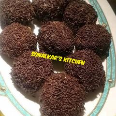A picture of Magic Chocolate Balls🍫.