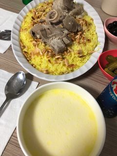صورة لوصفة منسف مع السمنة البلدية الاصلية
