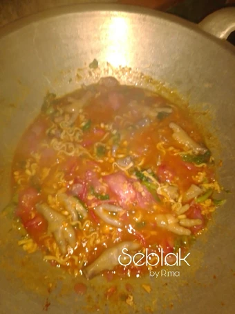 Langkah Gampang Membikin Resep Seblak Ceker Hot yang  Bikin Ketagihan Anti Ribet, Mantap Sekali