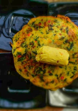 বেসন চিলা উইথ লেমন বাটার (besan chila with lemon butter recipe in Bengali) রেসিপির প্রধান ছবি