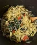 Pasta fresca con verduras y champiñones