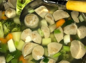Foto resep Tanpa Minyak Tanpa Tumis - Sup Baso Sapi Enak lho