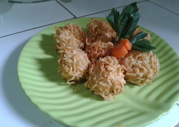 Bola-bola mie kriting