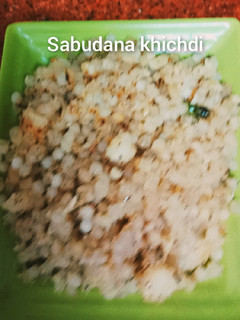 साबूदाना खिचड़ी (sabudana khichdi recipe in Hindi) रेसिपी मुख्य फोटो