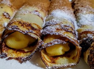 Una foto de PANQUECAS🥞Rellenas con Crema Pastelera...!😋