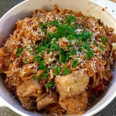 A picture of Chicken Giouvetsi.