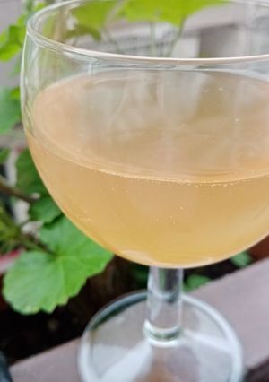 O poză a rețetei Vin alb dulce de casă.