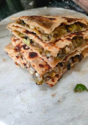 परवल पराठा (Parwal paratha recipe in hindi) रेसिपी मुख्य फोटो