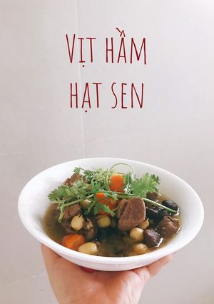 Hình của món Vịt hầm hạt sen.